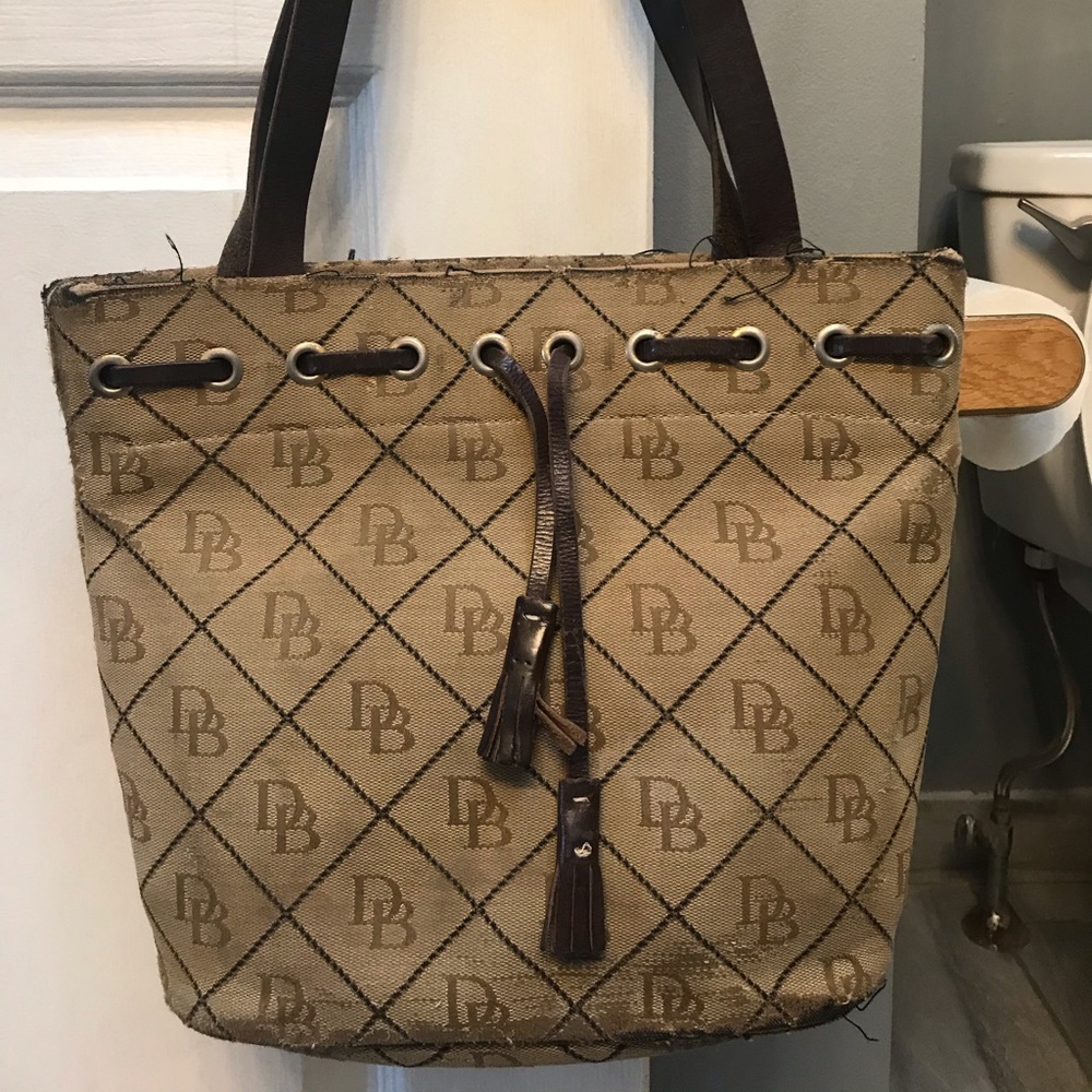Dooney & bourke authentic canvas shoulder bag